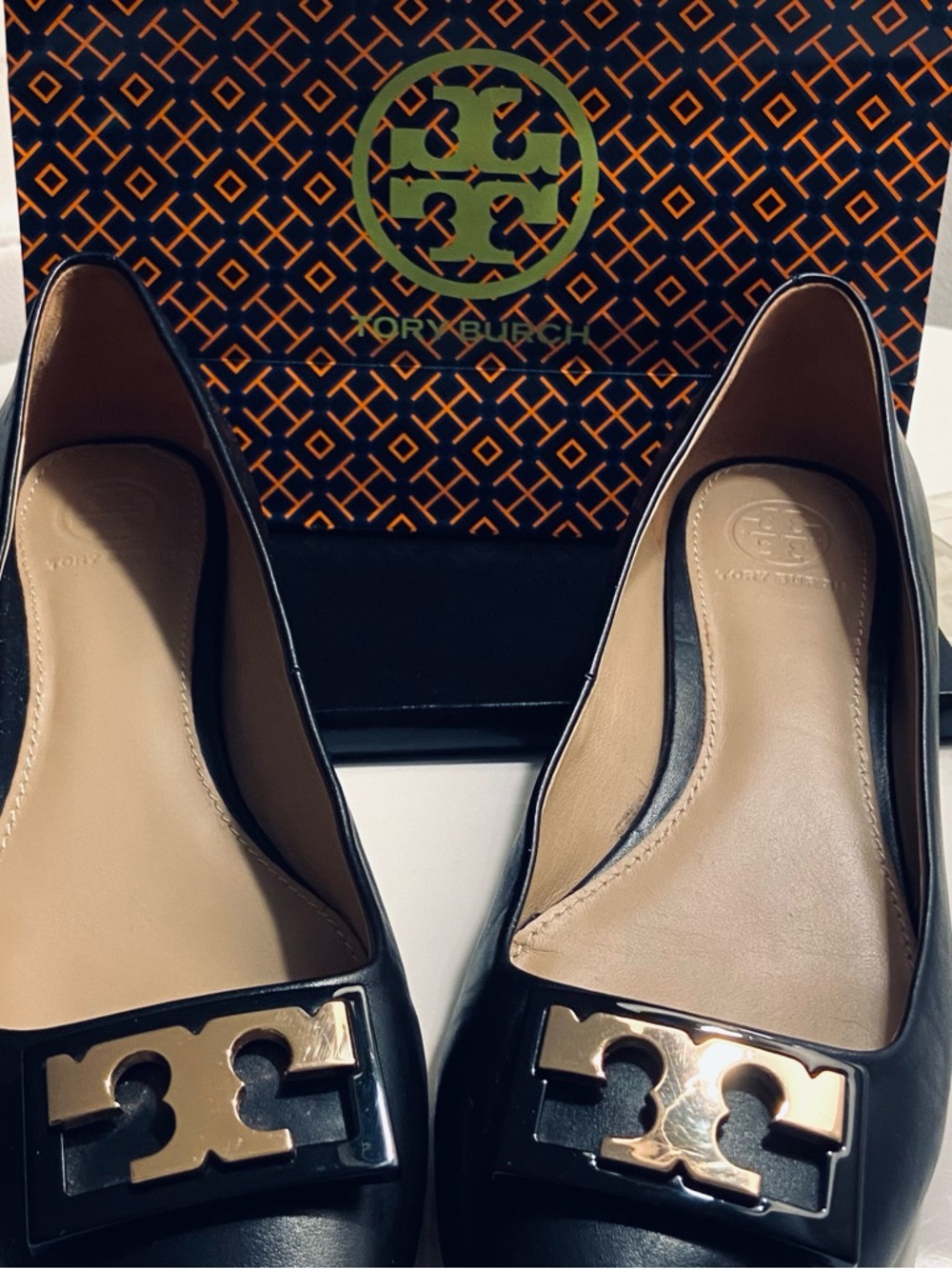 Tory Burch Black Leather Flats Size 8M - Picture 2 of 9